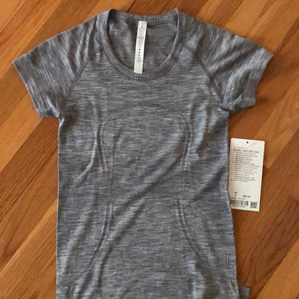 Lululemon Swiftly Tech SS crew